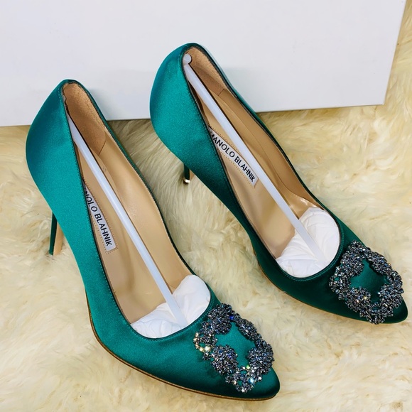 New with box authentic Manolo Blahnik hangisi heels - Picture 12 of 16